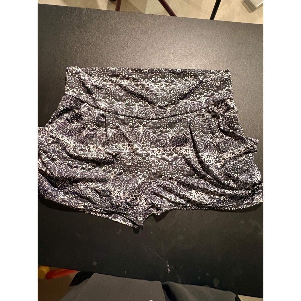 Valia Womens Black White Medallion Paisley Print Pull On Relaxed Shorts 1593